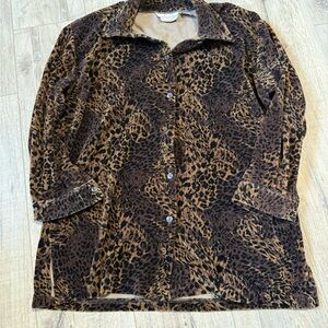 80~90’s Vintage women’s Velour Feel Leopard Print Button-Up Shirt